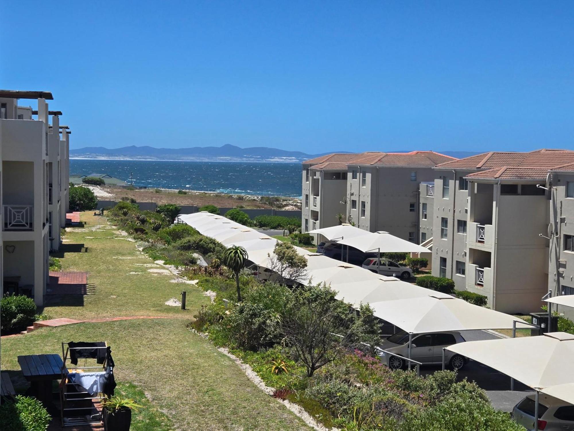 Hermanus Beach Club Apartment Room photo